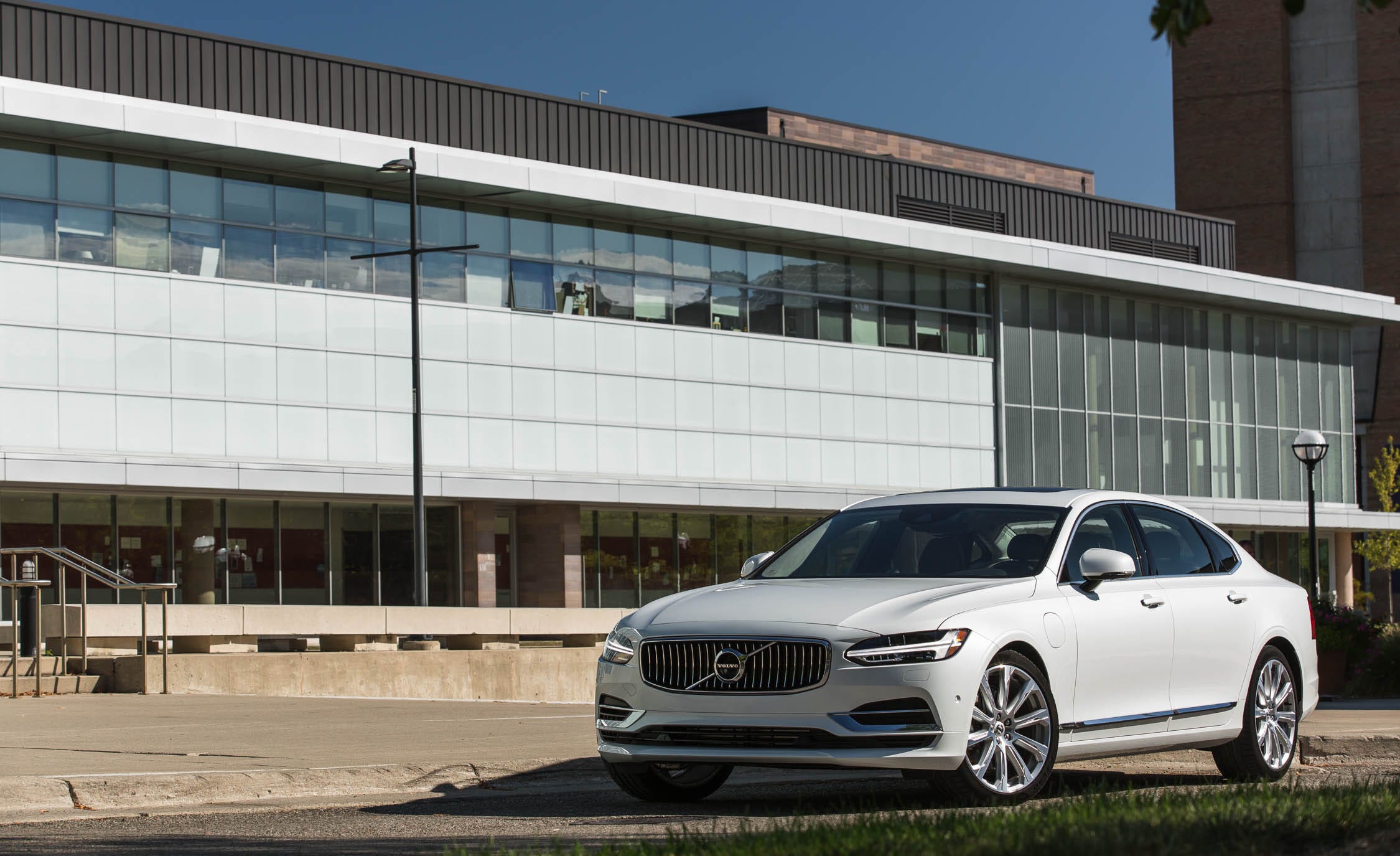 Volvo s90 size Volvo s90 size